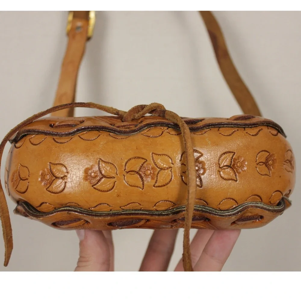 Vintage Tooled Leather Crossbody Bag Floral Western Boho Saddle Tan Purse